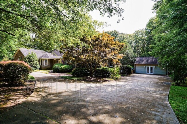 Foto del edificio - 165 Battleground Rd