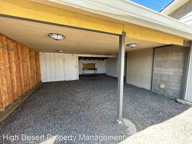 Building Photo - 2 br, 1 bath House - 176 NW Deschutes Dr