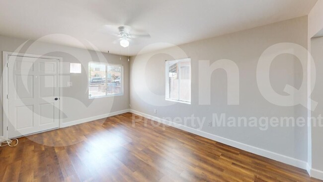 Building Photo - 2236 N 28th Pl