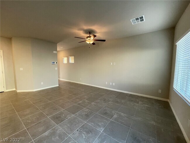 Foto del edificio - 7862 W Shelbourne Ave