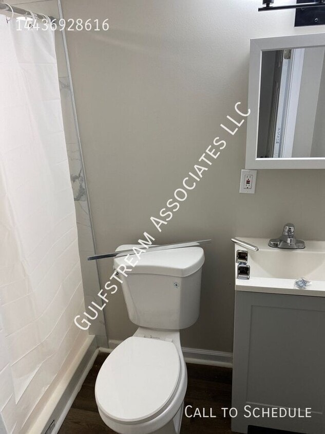 Building Photo - 521 N Curley St