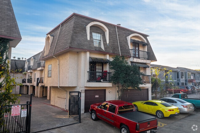 Trinity Court Condominiums