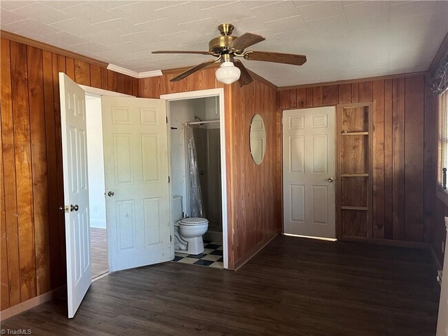 Building Photo - 3531 Lawndale Dr