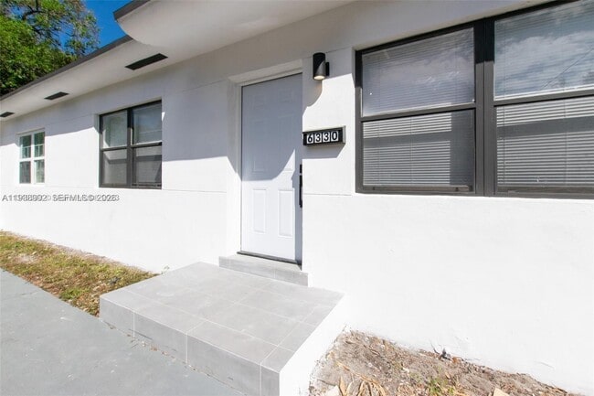 Foto del edificio - 6330 NE 1st Pl