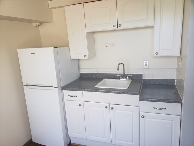 Studio #14 Kitchen - 1 Lebrun Rd