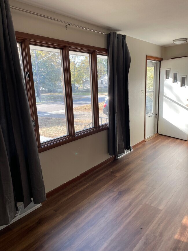 Foto del edificio - 515 3rd St NE