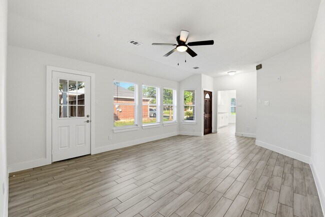Building Photo - 26218 Cypresswood Dr