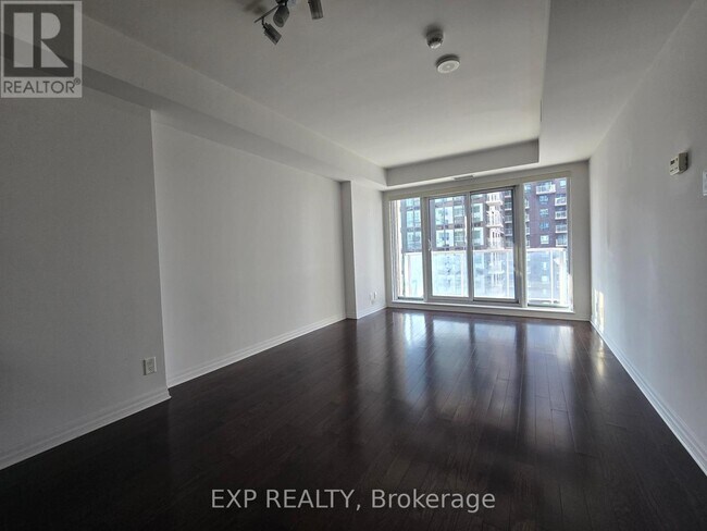 Photo du bâtiment - 242-1242 Rideau St