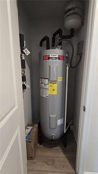 Foto del edificio - 12 Downing Dr