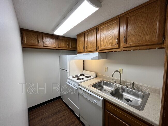 Foto del edificio - 751 N Rangeline Rd