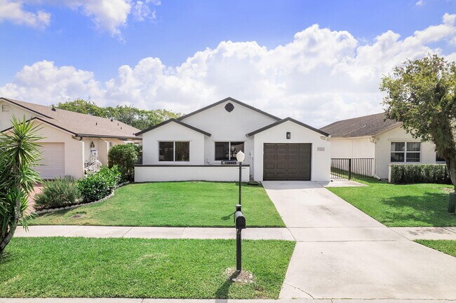 Foto del edificio - 9155 Pine Springs Dr
