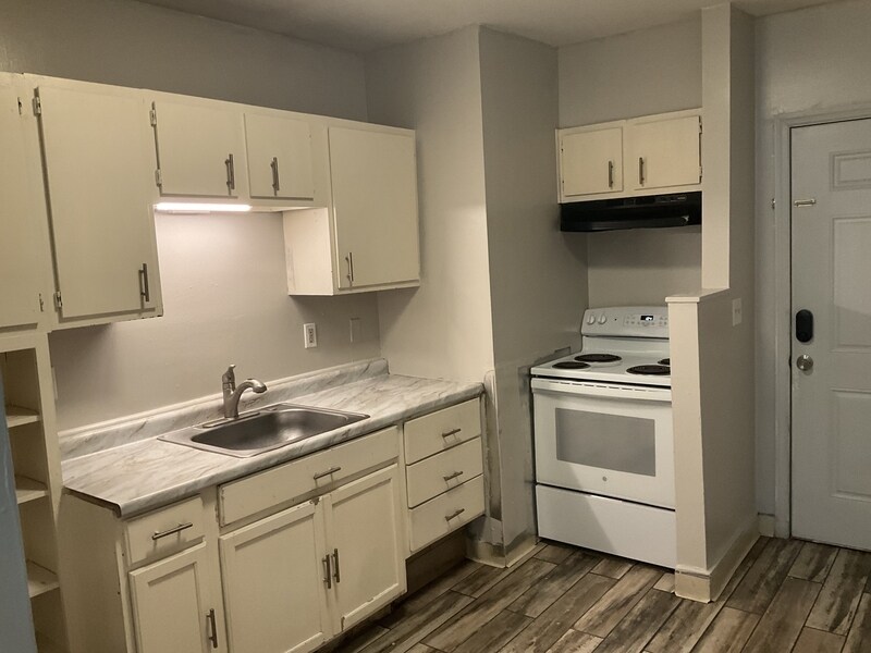 Foto principal - 3032 Colerain Ave