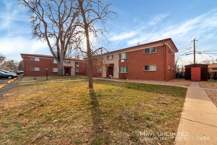 Primary Photo - 3757 Oak St