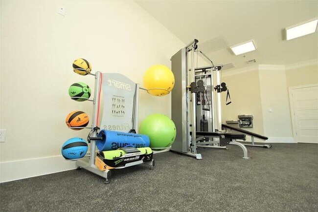 Foto del edificio - 1202 W Whitestone Blvd