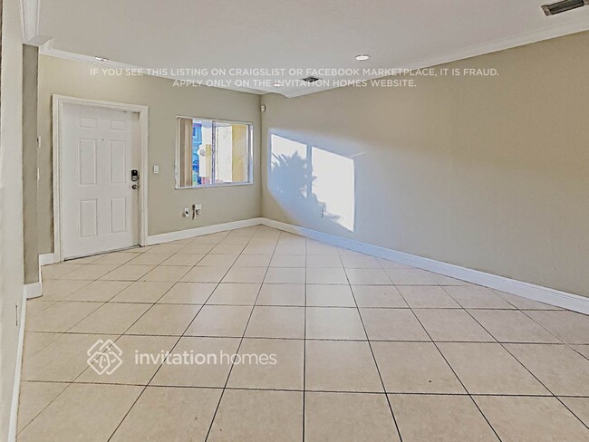 Building Photo - 4942 SW 66th Terrace