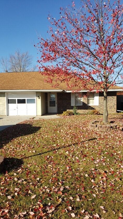 Primary Photo - 2427 Wilshire Dr
