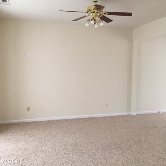 3 br, 2.5 bath House 4405 Viewmont Dr House Rental in Raleigh, NC