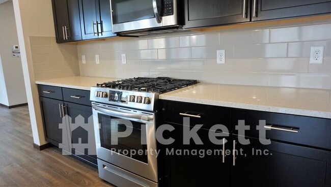 Building Photo - 4 Bedroom at The Reserve at West Hills *MO...