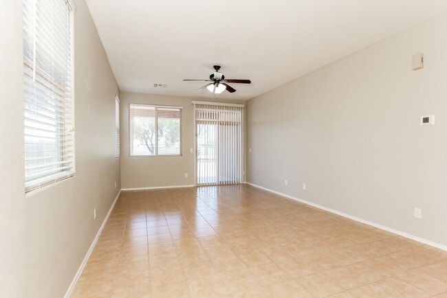 Foto del edificio - 1072 S 177th Dr