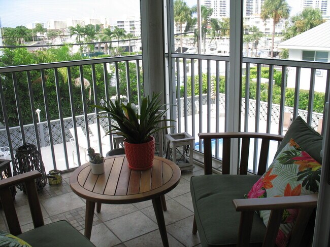 Building Photo - 155 Yacht Club Dr