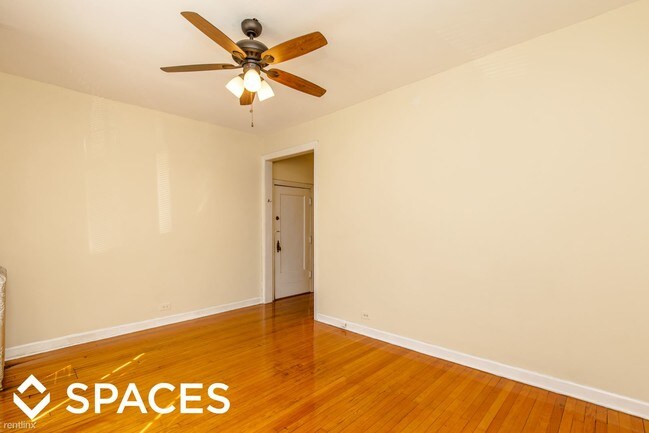 Building Photo - 2 br, 1 bath  - 4025 N Clarendon Ave 1