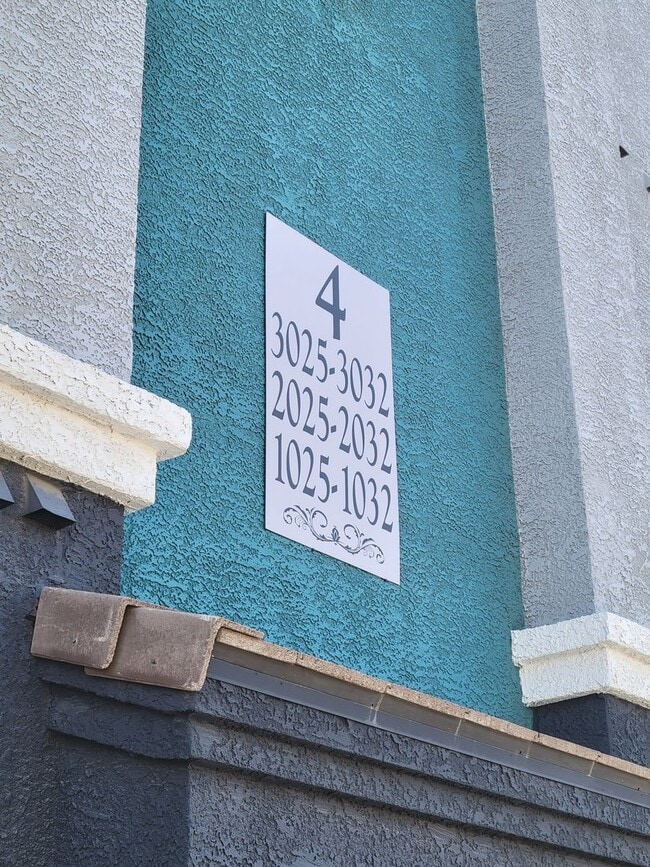 Building Photo - 6955 N Durango Dr