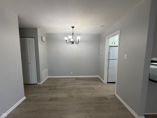 Foto del edificio - 6474 Lupine Terrace