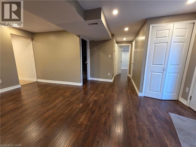 Building Photo - 696 Penny Ln