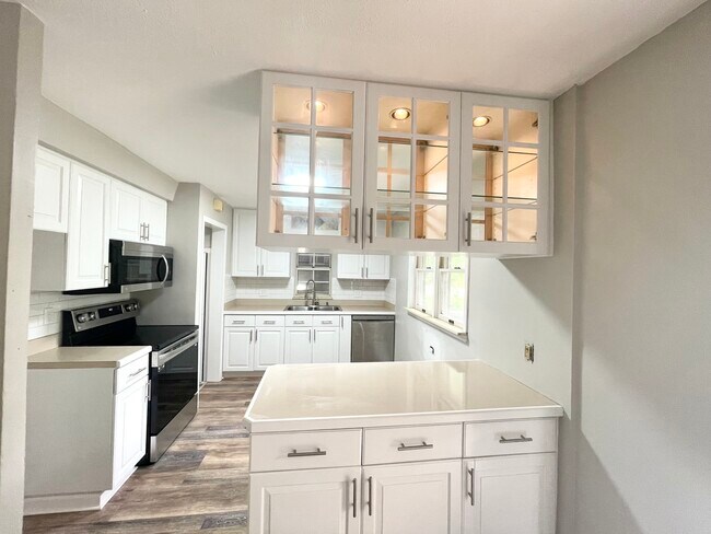 Building Photo - 13101 Harper Rd