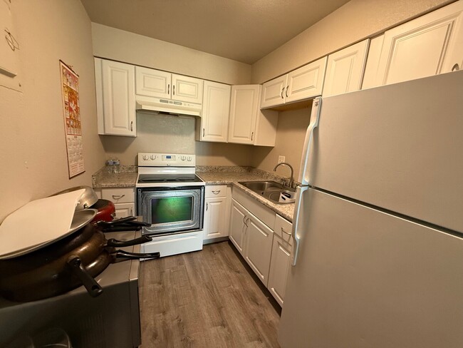 Photo - 107 University Dr Apartment