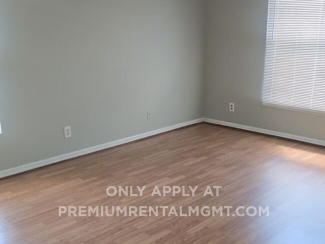 Foto del edificio - Spacious 4 bedrooms all one story home.