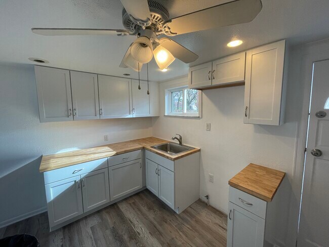 Kitchen - 514 Spruce St