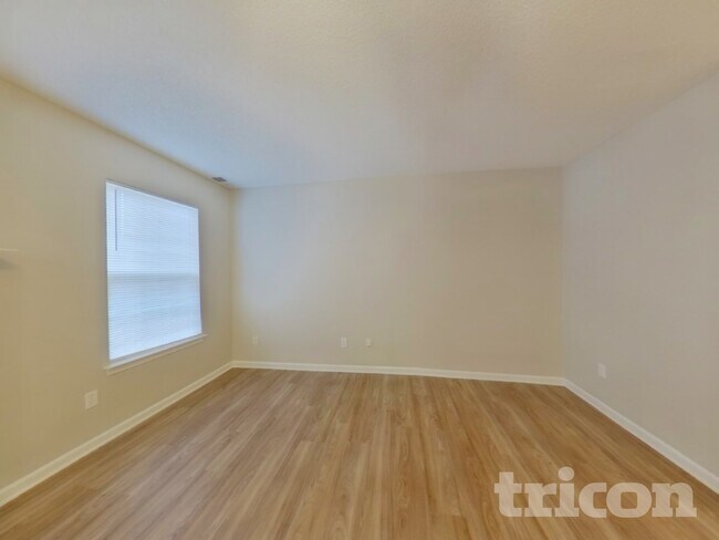 Foto del edificio - 4932 Aldersbrook Dr