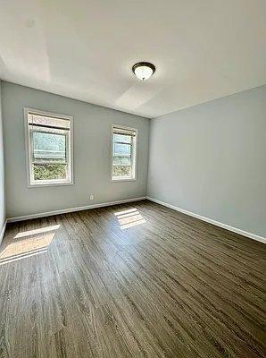 Foto del edificio - 1 bedroom in RIDGEWOOD NY 11385