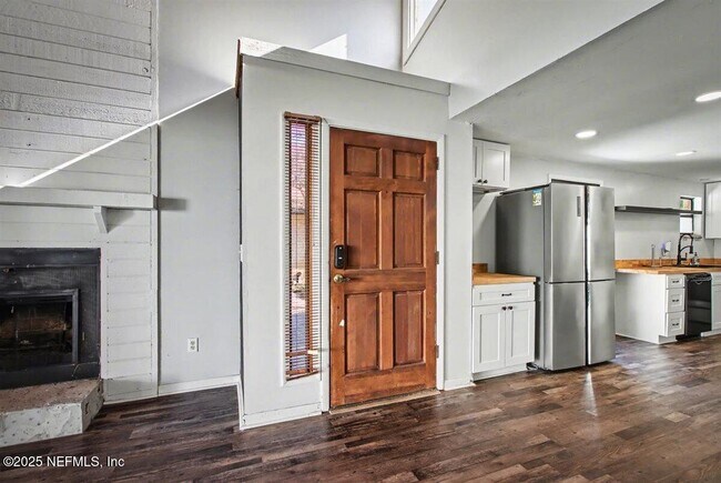 Foto del edificio - 1569 Arcadia Dr