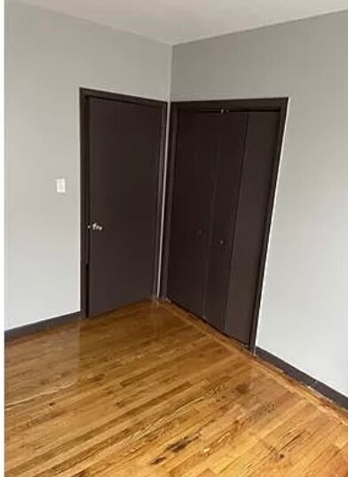 Foto del edificio - 2111 E 68th St