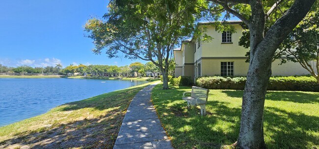Foto del edificio - 2014 Marsh Harbor Dr