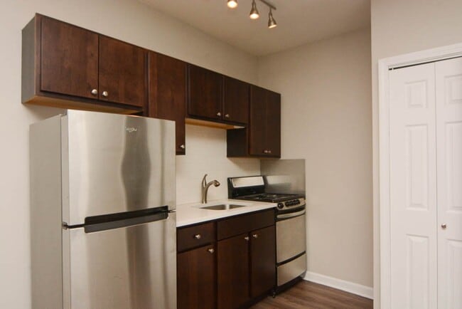 Foto del edificio - 1627 N Humboldt Blvd