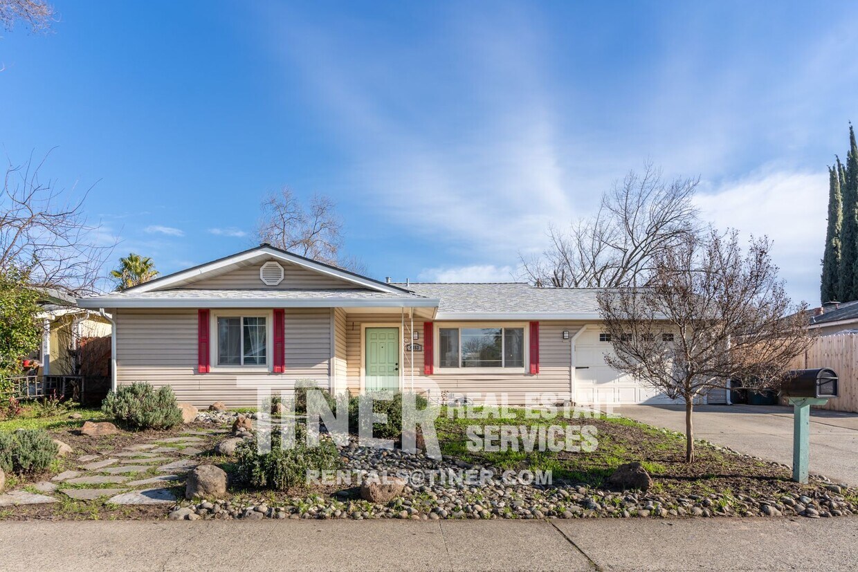 Primary Photo - Lovely Pet Negotiable Rocklin Home near Ro...