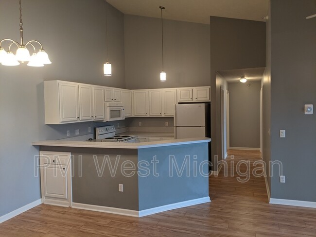 Building Photo - 6597 Clover Ct
