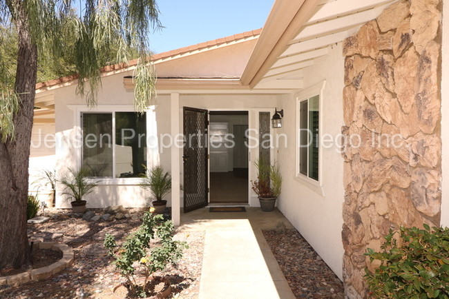 Building Photo - 15541 Calistoga Dr