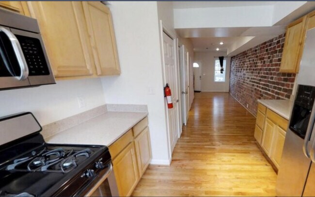 Foto del edificio - 922 W St NW