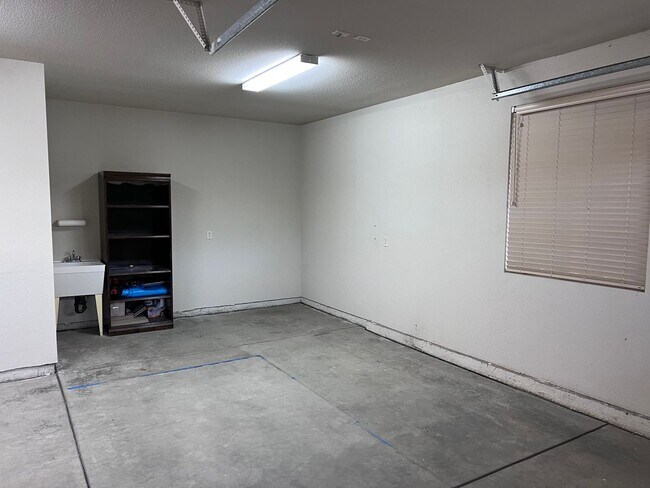 Foto del edificio - 3 bedroom, 2.5 bathroom home in great Neig...