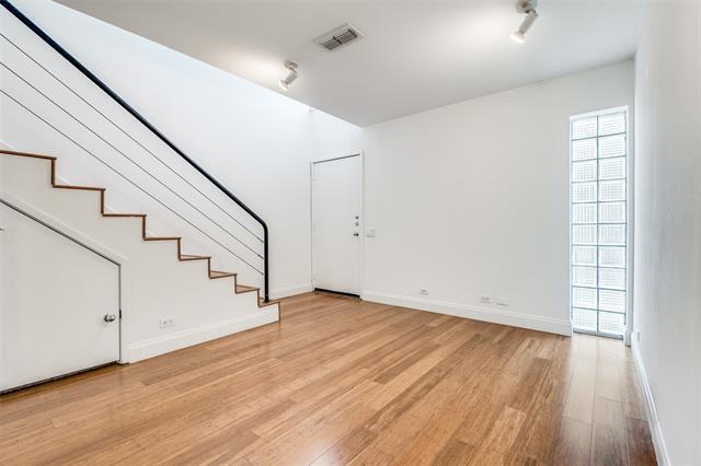 Building Photo - 4242 Buena Vista St