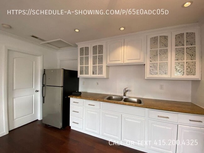 Building Photo - 1 Bedroom 1 Bath Available Now!!!!