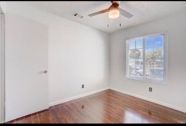Building Photo - 89 Chipman Ln