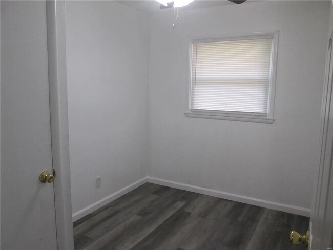 Building Photo - 227 Shepley Dr