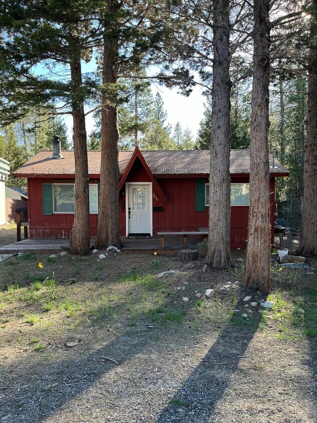 Primary Photo - 2637 Henderson St
