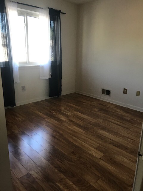 Foto del edificio - 635 Eastbrooke Ln