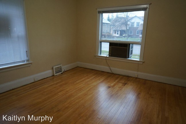 Building Photo - 932 88th Ave W
